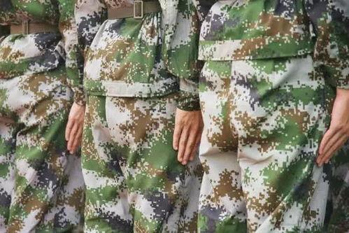 军训吃瓜调侃学弟,吃瓜调侃学弟，揭秘新生军训那些事儿