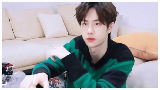 吃瓜的王一博,吃瓜群众眼中的美食达人