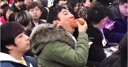 穿越吃瓜后续,揭秘古代宫廷秘闻，笑料百出