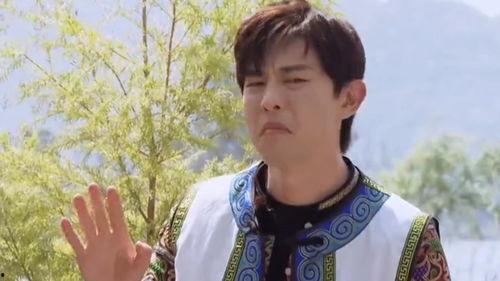 邓伦吃瓜表情包,笑翻网友的“瓜界”新宠