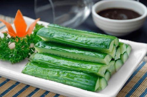 吃生瓜黄瓜,生瓜黄瓜的清爽滋味探索