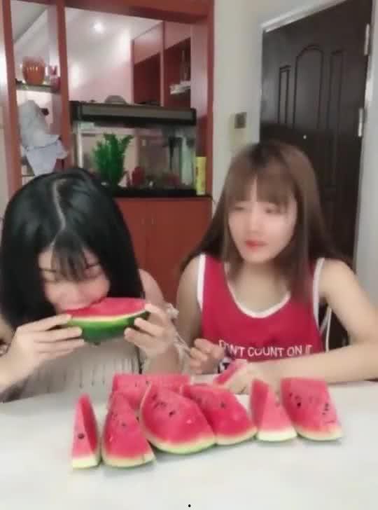 吃瓜的海南妹,揭秘热带风情下的美食世界